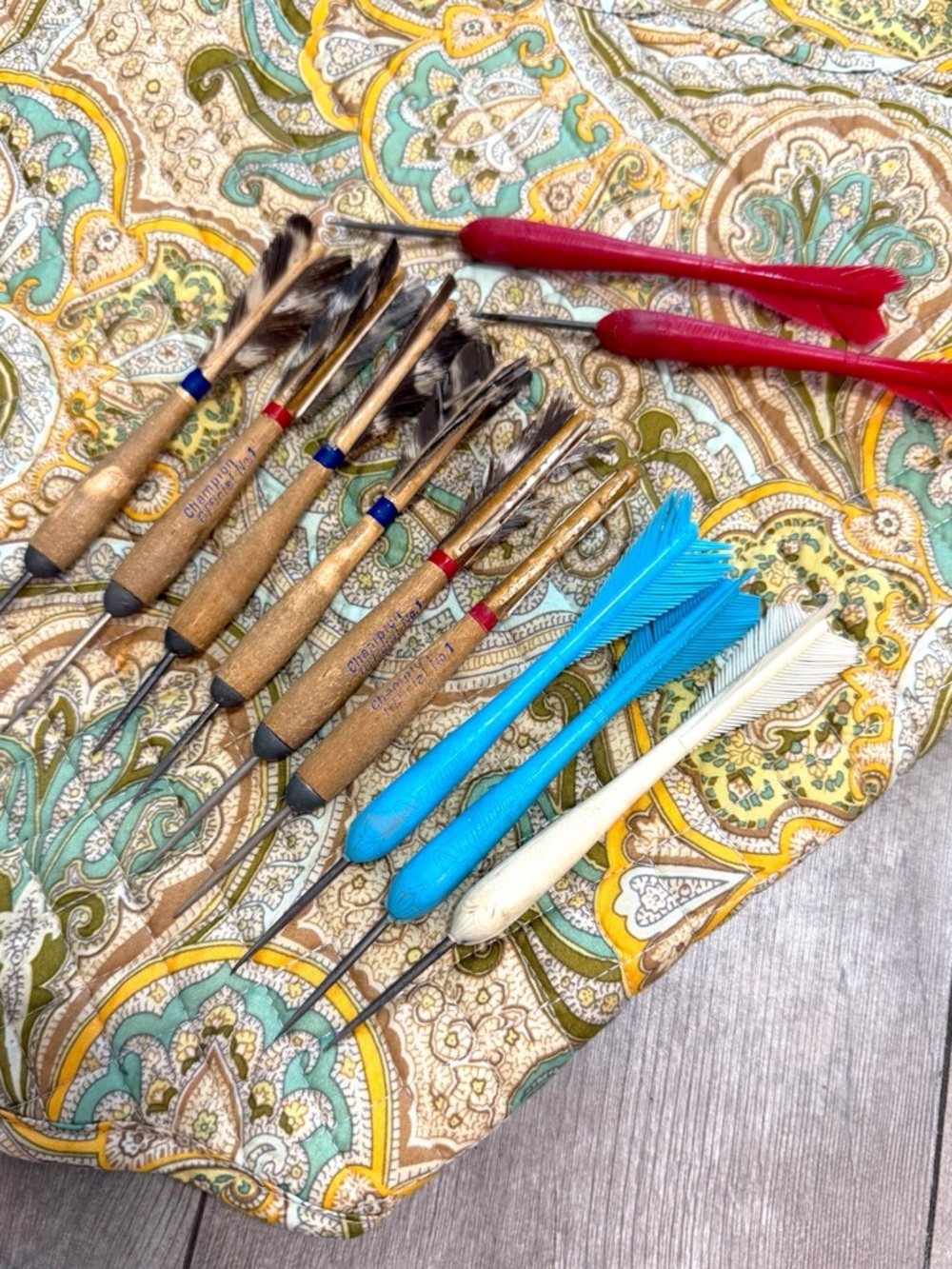 11 Vintage Champion Sharp Steel Darts Lot- wood, blue & red